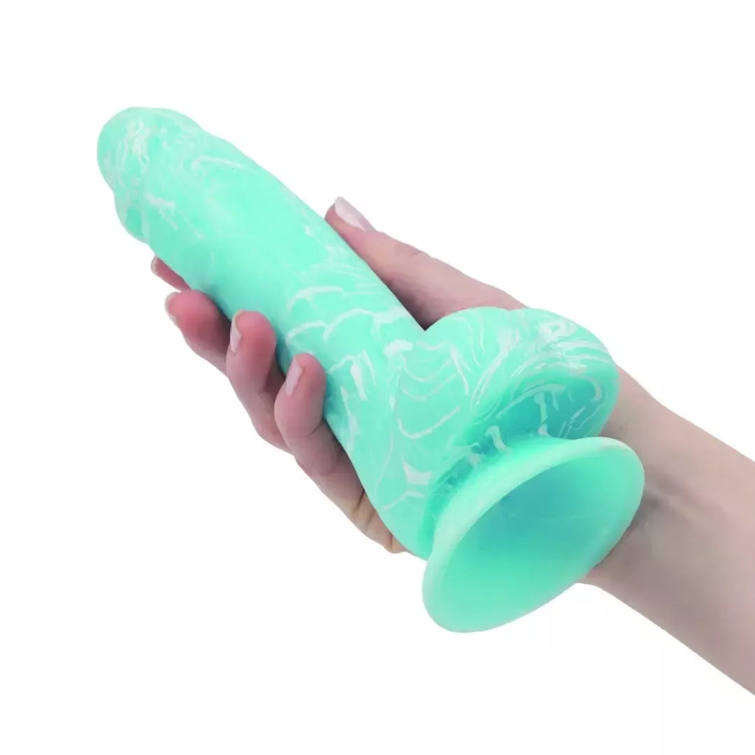 Addiction Luke 19 cm tamsoje šviečiantis mėlynas silikoninis modelis su vakuuminu pagrindu