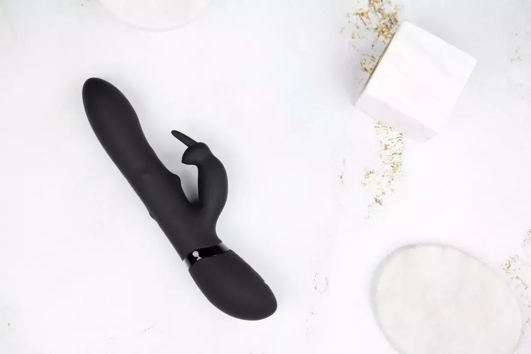 Amoris Stimulating Beads Black – 3 varikliukų silikoninė intymi sistema
