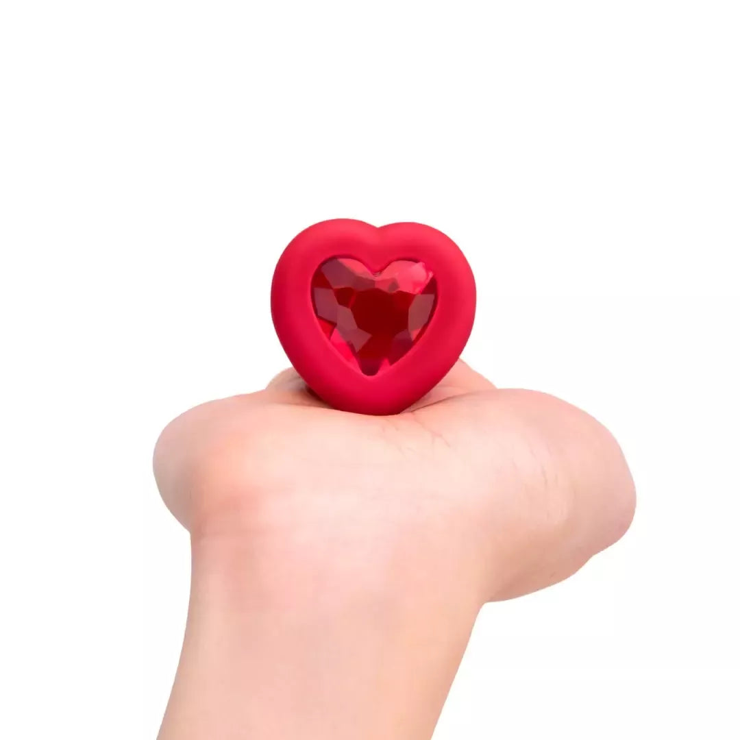 b-Vibe Heart Vibrating Remote Plug M/L raudonas – 15 režimų, silikoninis, USB