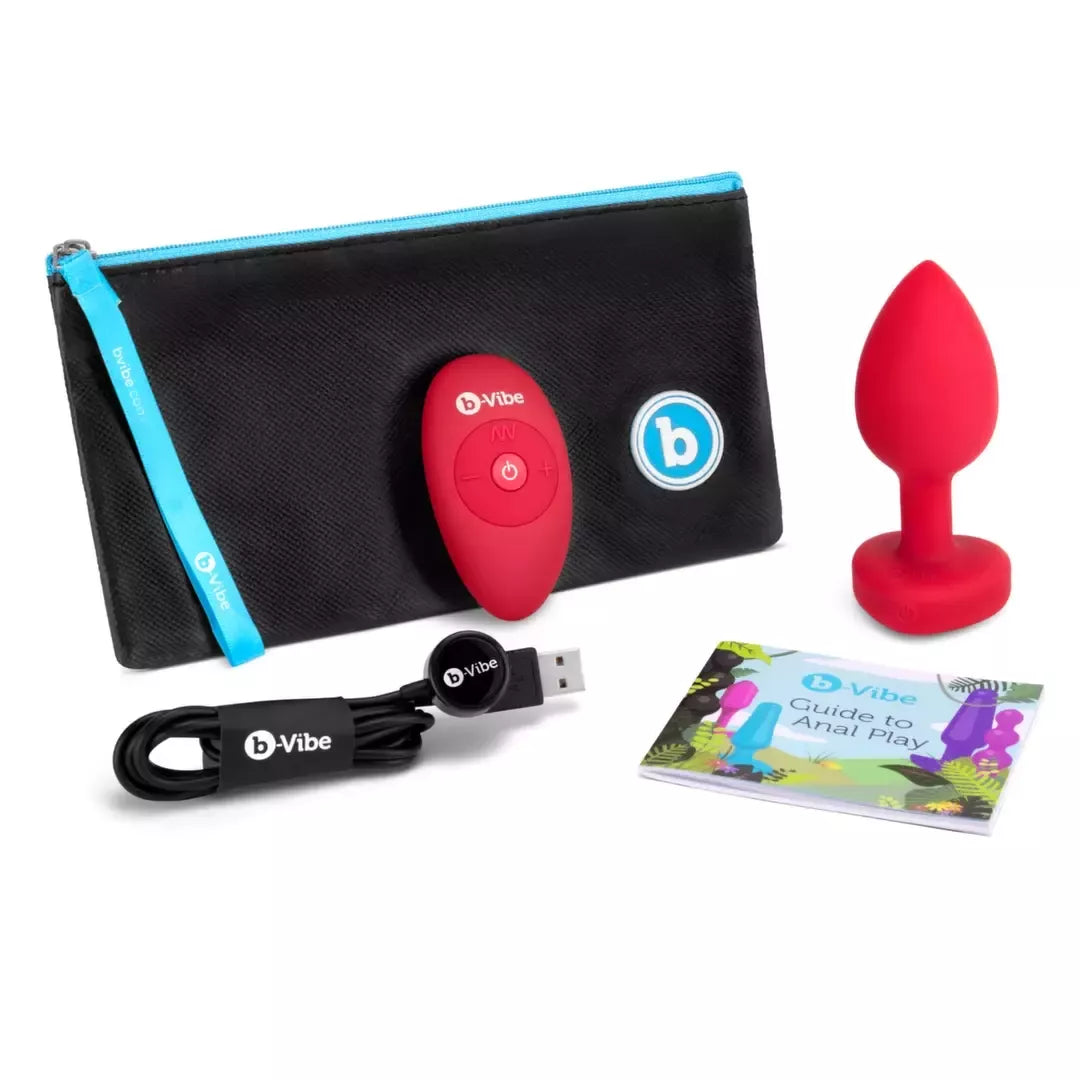 b-Vibe Heart Vibrating Remote Plug M/L raudonas – 15 režimų, silikoninis, USB