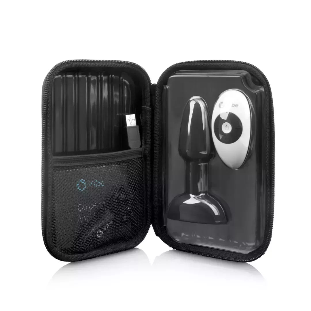 b-Vibe Rimming Petite Black intymus besisukantis kamštis 12,5 cm su nuotolinio valdymo pultu