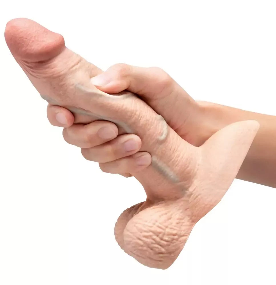 „b-Vibe Slipskin“ 17,8 cm silikoninis modelis su siurbtuku, „Cream“