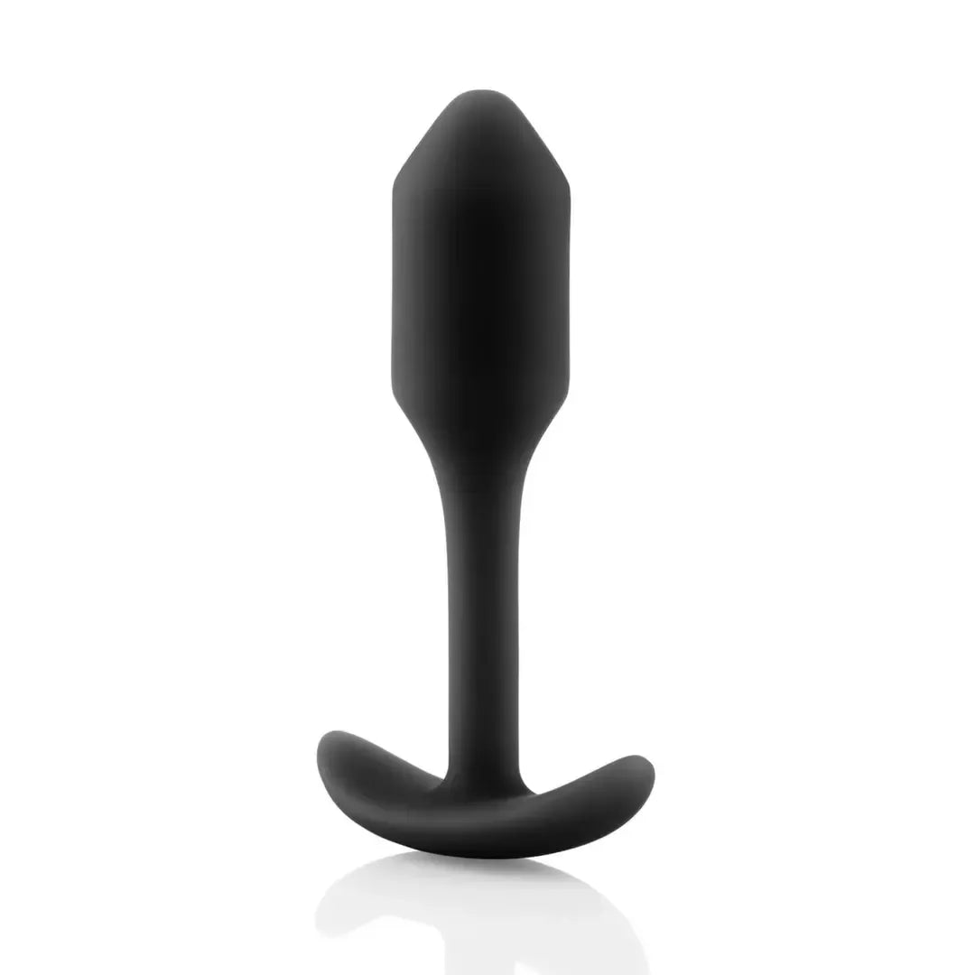 b-Vibe Snug Plug 1 Black – kompaktiškas, svorį turintis silikoninis intymus kaištis