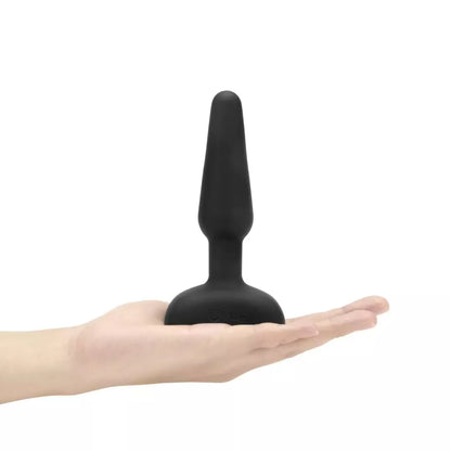 b-Vibe Trio Plug Black – vidutinio dydžio intymi sistema, 3 varikliukai, nuotolinio valdymo pultas
