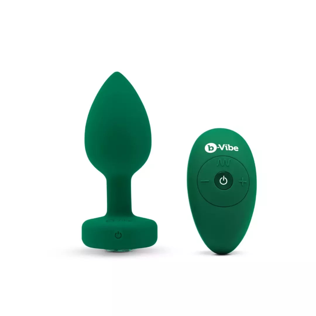 b-Vibe Vibrating Jewel Plug M/L Emerald – silikoninis, 15 režimų, įkraunamas USB