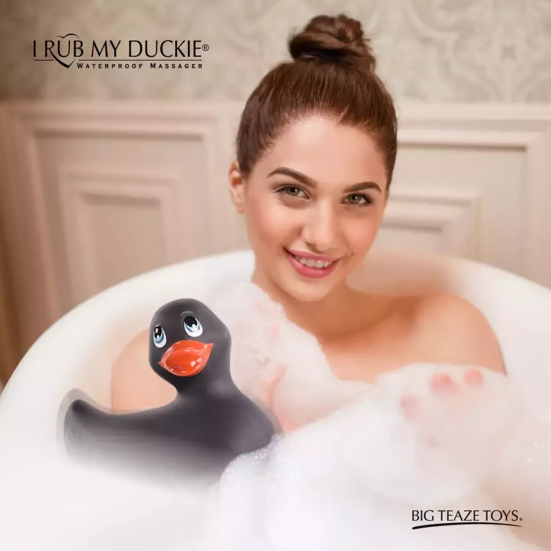 Big Teaze Toys I Rub My Duckie 2.0 Classic Black vandeniui atsparus masažuoklis