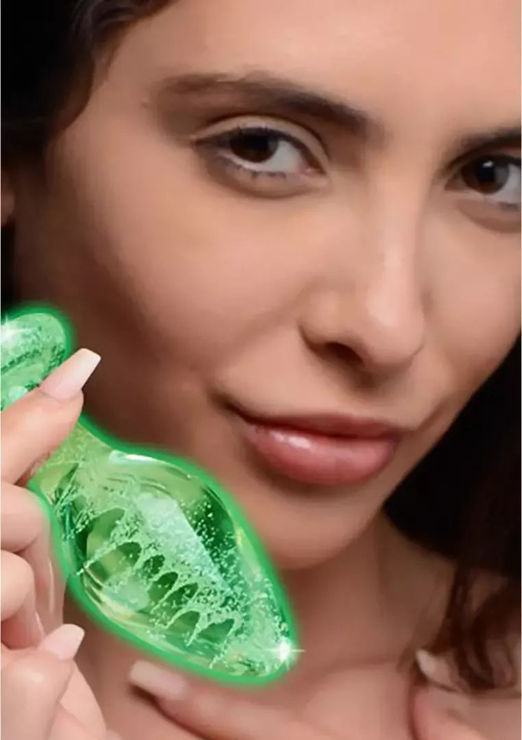 Booty Sparks Glass Plug Large – tamsoje šviečiantis borosilikatinio stiklo analinis kaištis