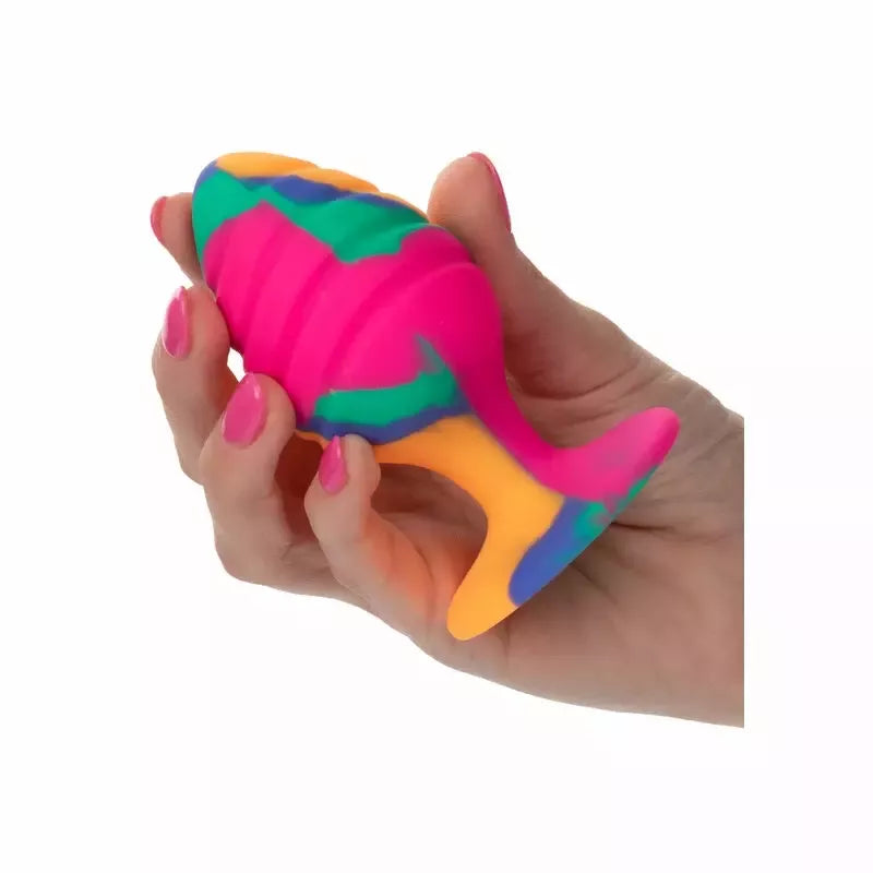 CalExotics Cheeky Large Swirl Plug silikoninis, „tie-dye“ rašto, 9 cm