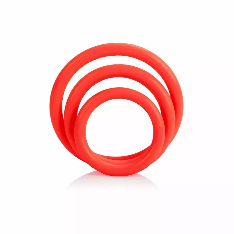 CalExotics Tri-Rings Set Red – silikoniniai anatominiai žiedai, 3 dydžiai