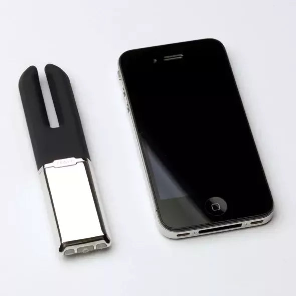 „Crave Duet Black“ – dviejų variklių įkraunamas intymus prietaisas, atsparus vandeniui