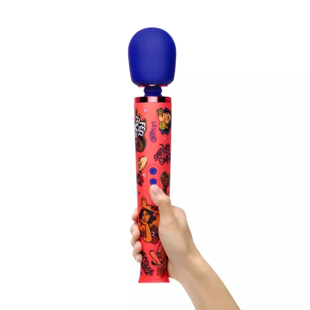 Le Wand Feel My Power 2022 Kelly Malka Edition masažuoklis, 340 mm