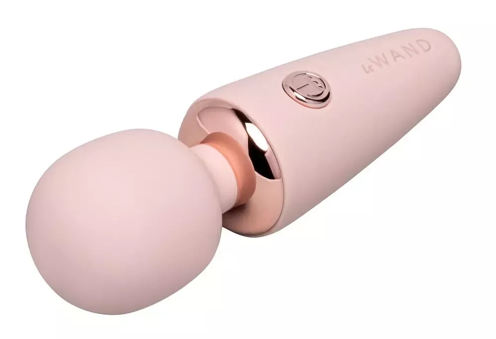 Le Wand Mini Microwand Rose Go – kompaktiškas įkraunamas masažuoklis