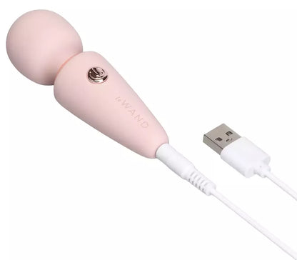 Le Wand Mini Microwand Rose Go – kompaktiškas įkraunamas masažuoklis