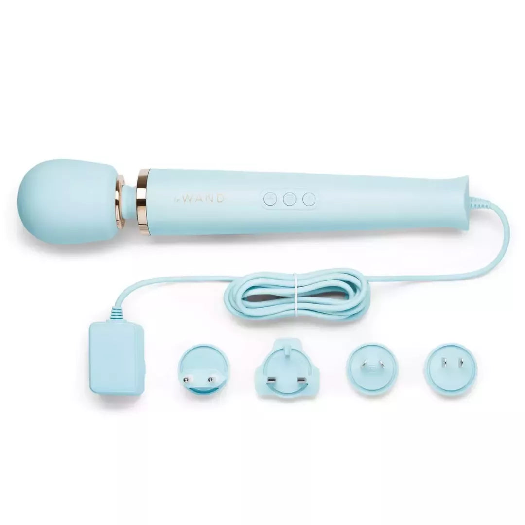 Le Wand Plug-In Massager Sky Blue – galingas klasikinis vibruojantis prietaisas