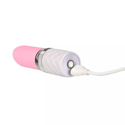 Pillow Talk Lusty Pink – kompaktiškas silikoninis klitorio stimuliatorius su „Swarovski“ detale