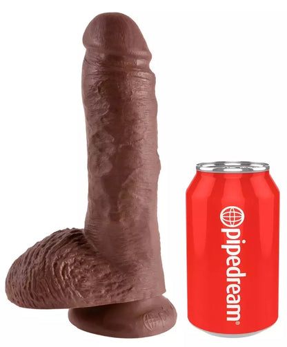 Pipedream King Cock 8" modelis su siurbtuku ir detalia tekstūra, rudas