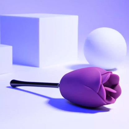 Playboy Pleasure Petal Vibrator Wild Astor – rožės formos silikoninis stimuliatorius