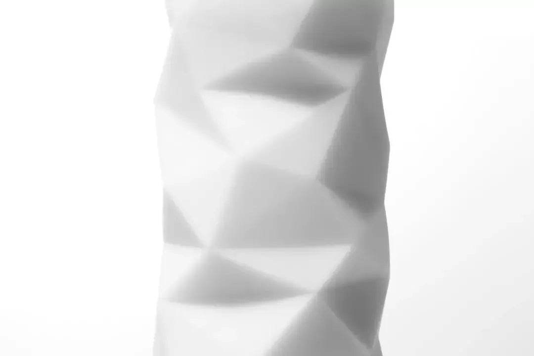 Tenga 3D Polygon Intimate Sleeve – novatoriško tekstūrinio dizaino 156,5 mm modelis