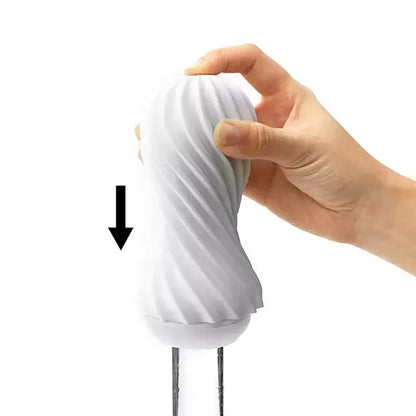 Tenga Flex Silky White – lankstus intymus prietaisas, švelni spiralinė tekstūra
