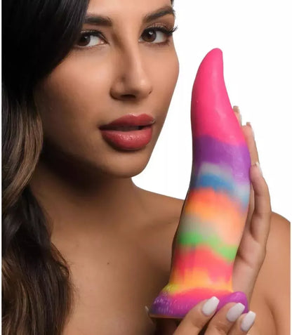 XR Brands Unicorn Tongue silikoninis švytintis vaivorykštinis 18 cm intymus prietaisas